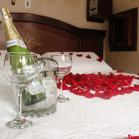 Motel Piramides De Cristal Bogotá Zewnętrze zdjęcie