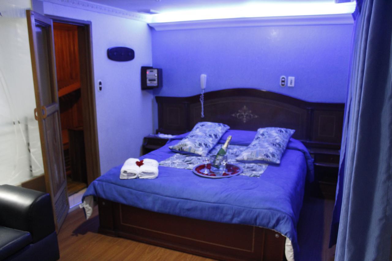 Motel Piramides De Cristal Bogotá Zewnętrze zdjęcie
