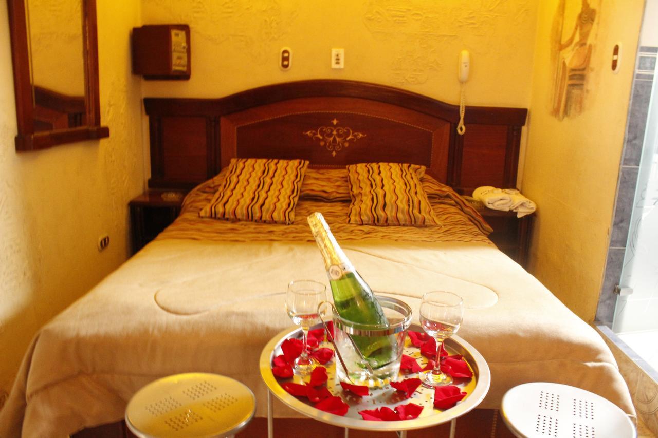 Motel Piramides De Cristal Bogotá Zewnętrze zdjęcie
