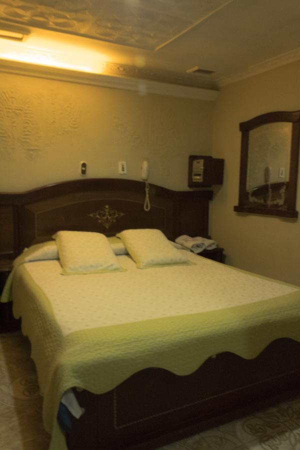 Motel Piramides De Cristal Bogotá Zewnętrze zdjęcie