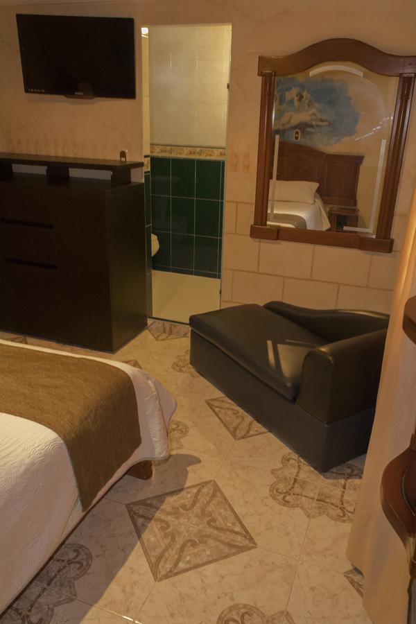 Motel Piramides De Cristal Bogotá Zewnętrze zdjęcie